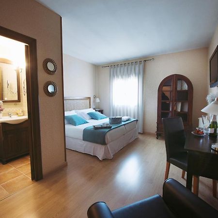 Hostal Rural Moratin Pastrana Zewnętrze zdjęcie