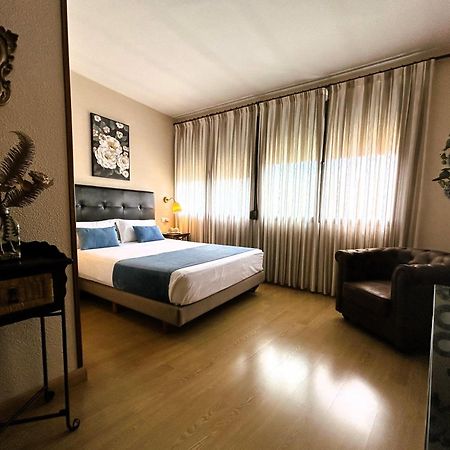 Hostal Rural Moratin Pastrana Zewnętrze zdjęcie