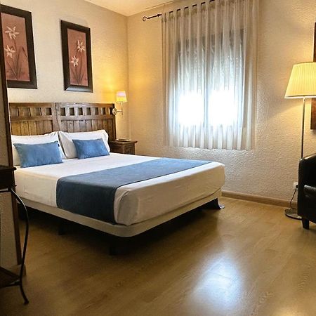Hostal Rural Moratin Pastrana Zewnętrze zdjęcie