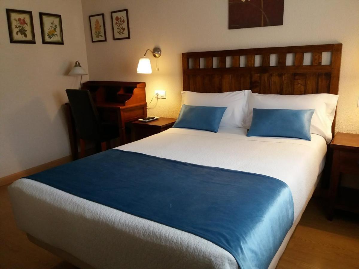 Hostal Rural Moratin Pastrana Zewnętrze zdjęcie