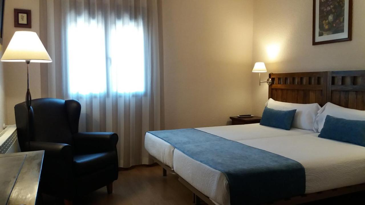 Hostal Rural Moratin Pastrana Zewnętrze zdjęcie