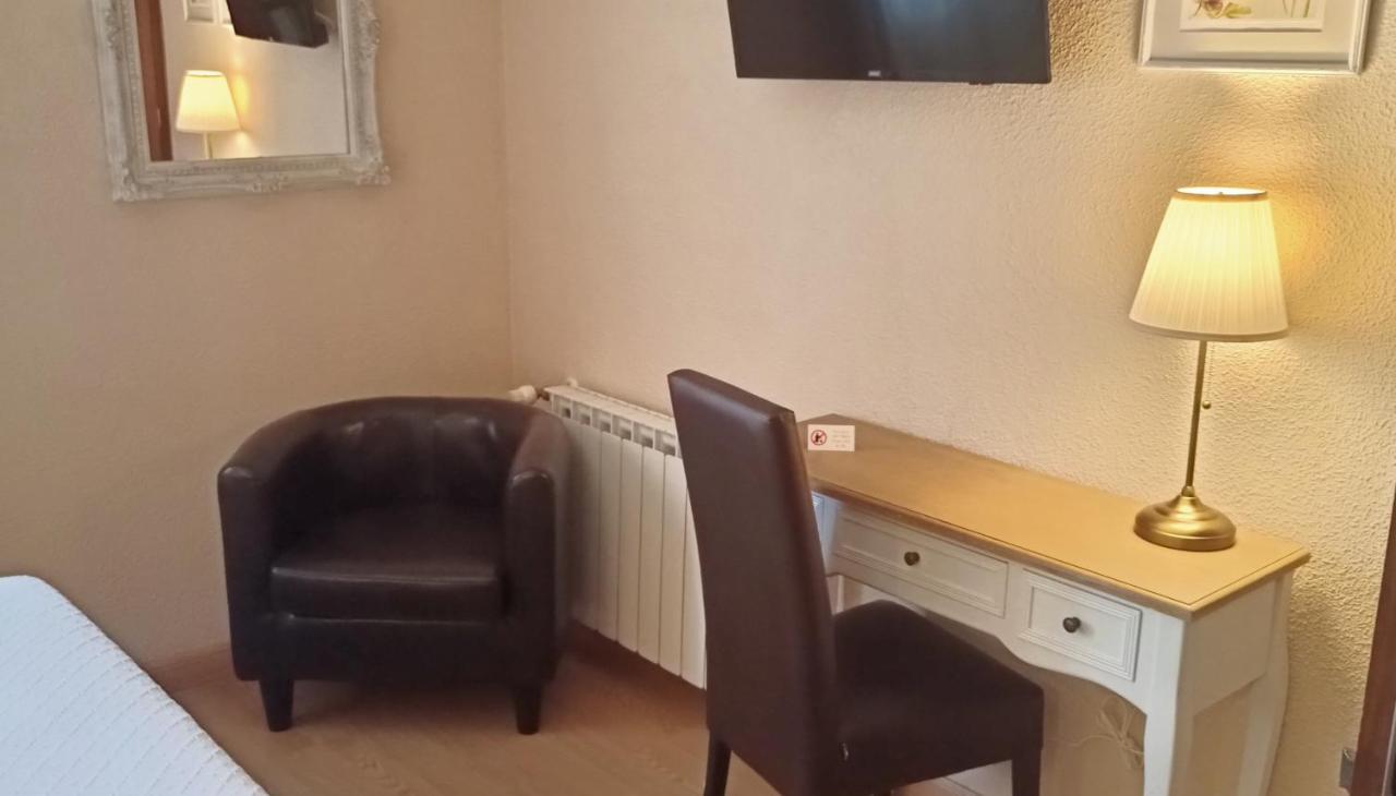 Hostal Rural Moratin Pastrana Zewnętrze zdjęcie