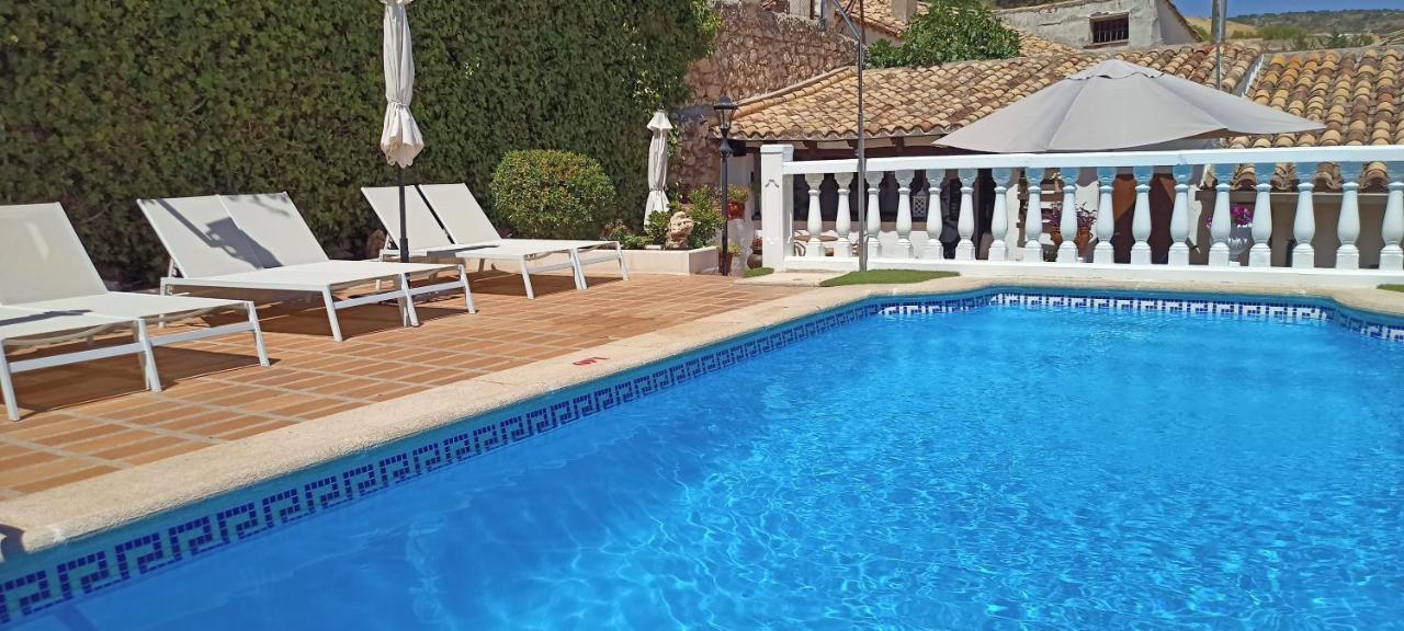 Hostal Rural Moratin Pastrana Zewnętrze zdjęcie
