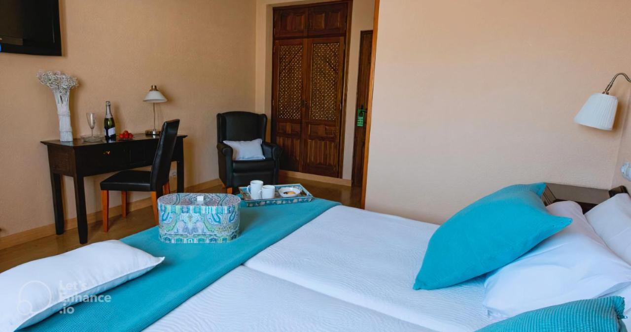Hostal Rural Moratin Pastrana Zewnętrze zdjęcie