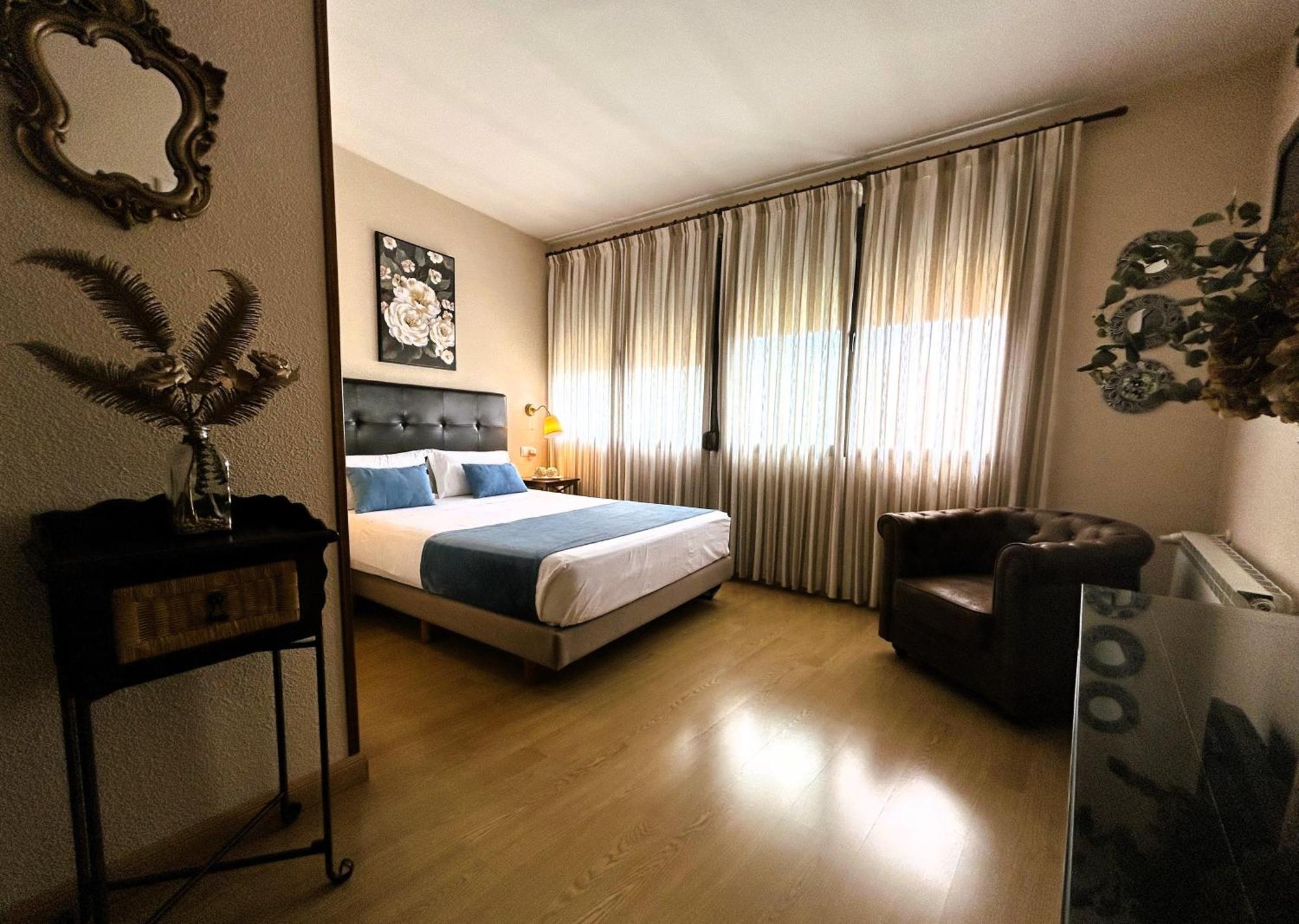 Hostal Rural Moratin Pastrana Zewnętrze zdjęcie