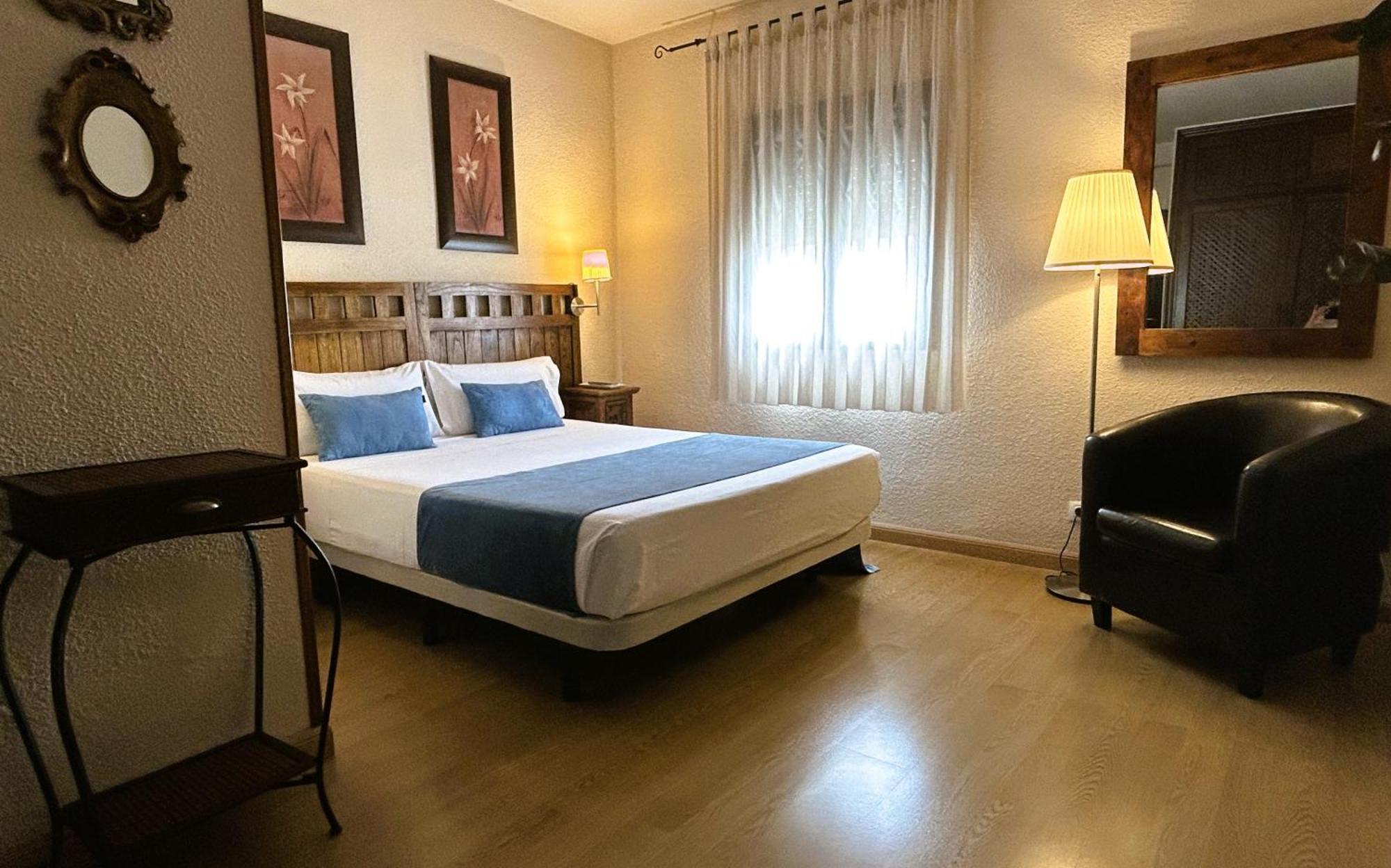 Hostal Rural Moratin Pastrana Zewnętrze zdjęcie
